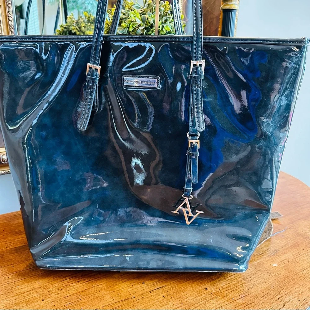 ADRIENNE VITTADINI OLIVE GREEN TOTE LAPTOP PATENT FAUX LEATHER BAG GREAT COND - Picture 10 of 10